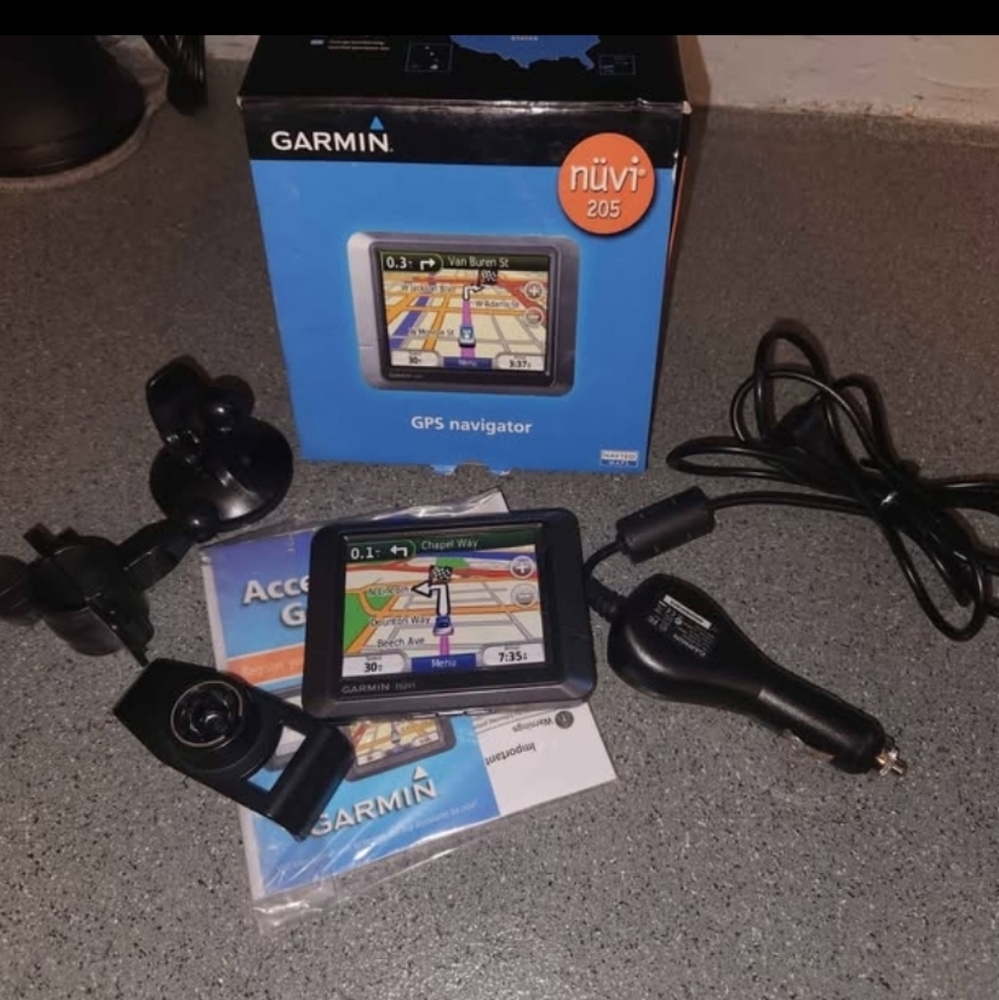 Garmin GPS Navigator Nuvi 205 with Accessories